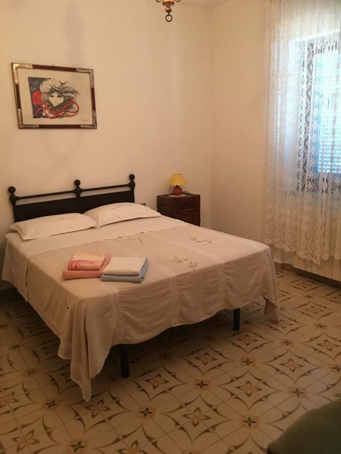 Casa Degli Zii Appartamento Letizia Luni Bagian luar foto